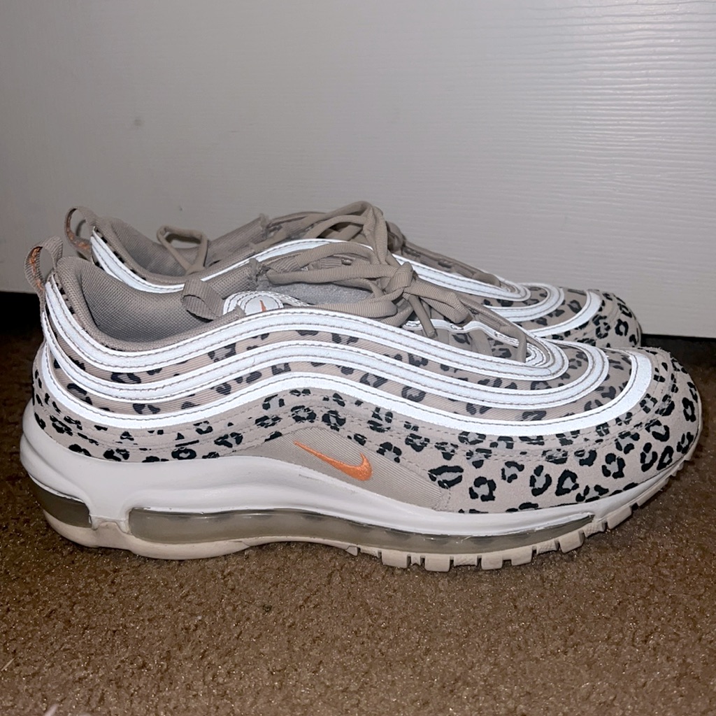 Nike Womens 85